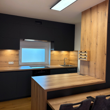 Matt Grafit Fekete konyha Tengerparti Evoke Tölgy munkalap és hátfal